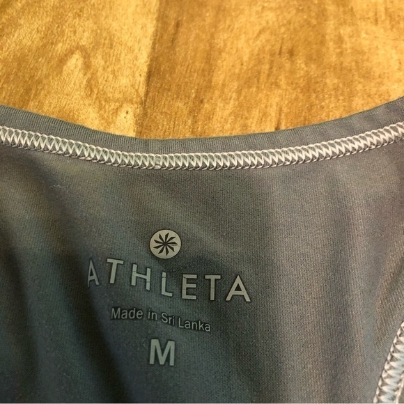 Athleta Grey Racerback Tank Top Shirt Womens Size Medium Yoga Gym Running - Picture 3 of 7